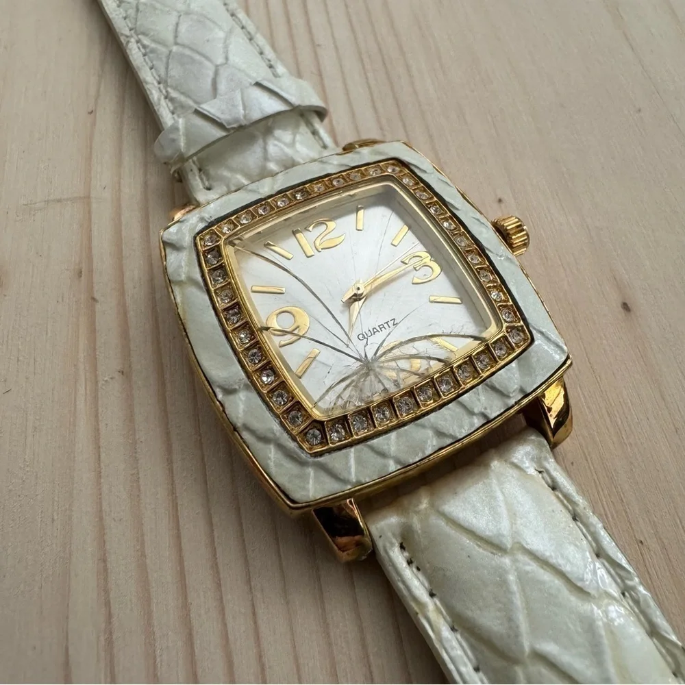 Vintage Joan Rivers Classics Crystal Jeweled White Leather Band Wrist Watch